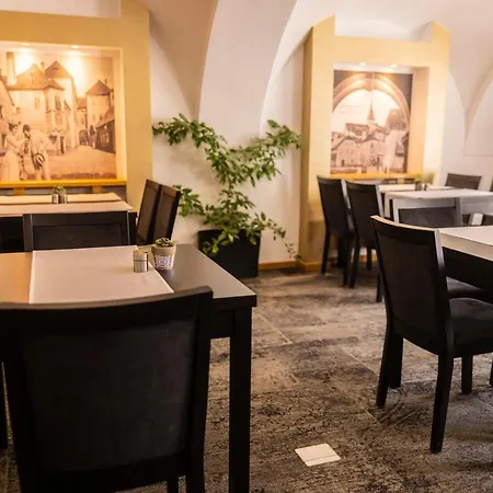 Bílá Paní Hotel