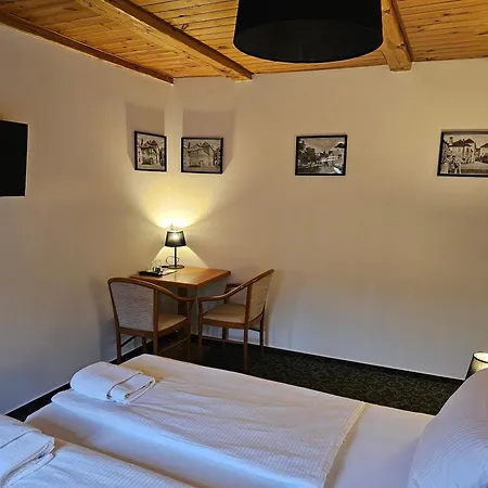 Bílá Paní Hotel 3*