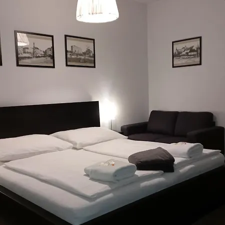 Bila Pani Jindrichuv Hradec