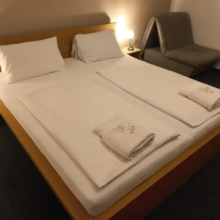 Bílá Paní Hotel Jindřichŭv Hradec
